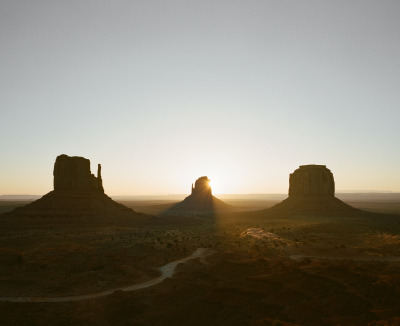benjaminheath:

Monument Valley at dawn. 
