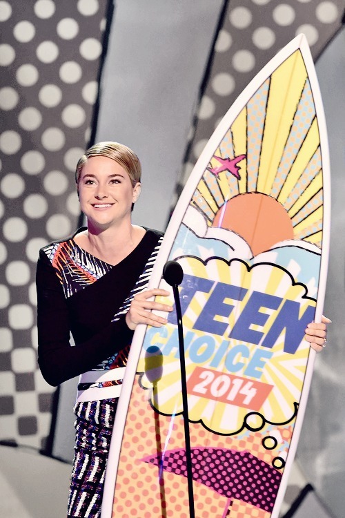 
Shailene Woodley on stage at the Teen Choice Awards on August 10, 2014
