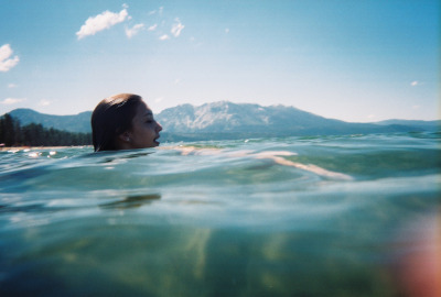perfectmadness:

Lake Tahoe (by arianaflorence)