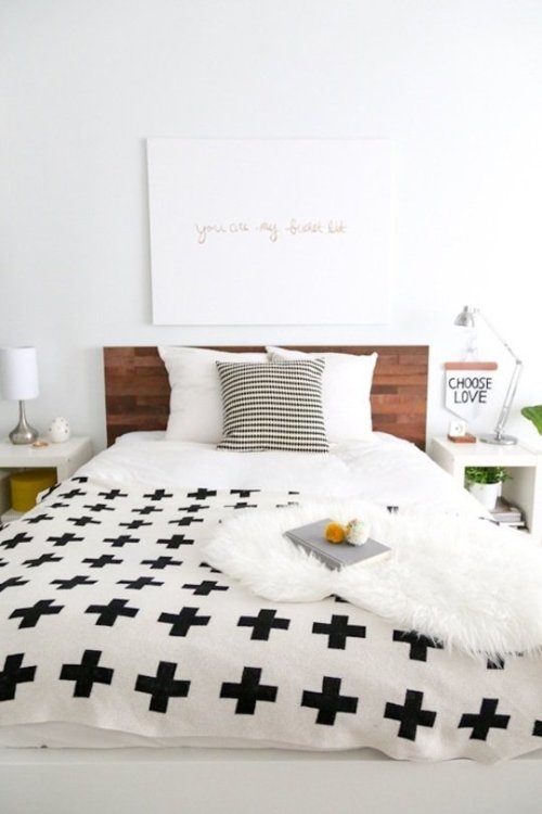 apartmenttherapy:

(via 25 DIY Projects for Small Bedrooms | Apartment Therapy)
