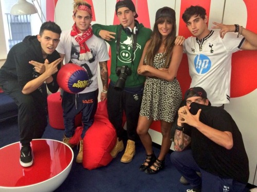 
@ThisIsMax: Straight from a plane to #capital&#160;! Thanks @janoskians and for my cake cake cake!!✌️😜 
