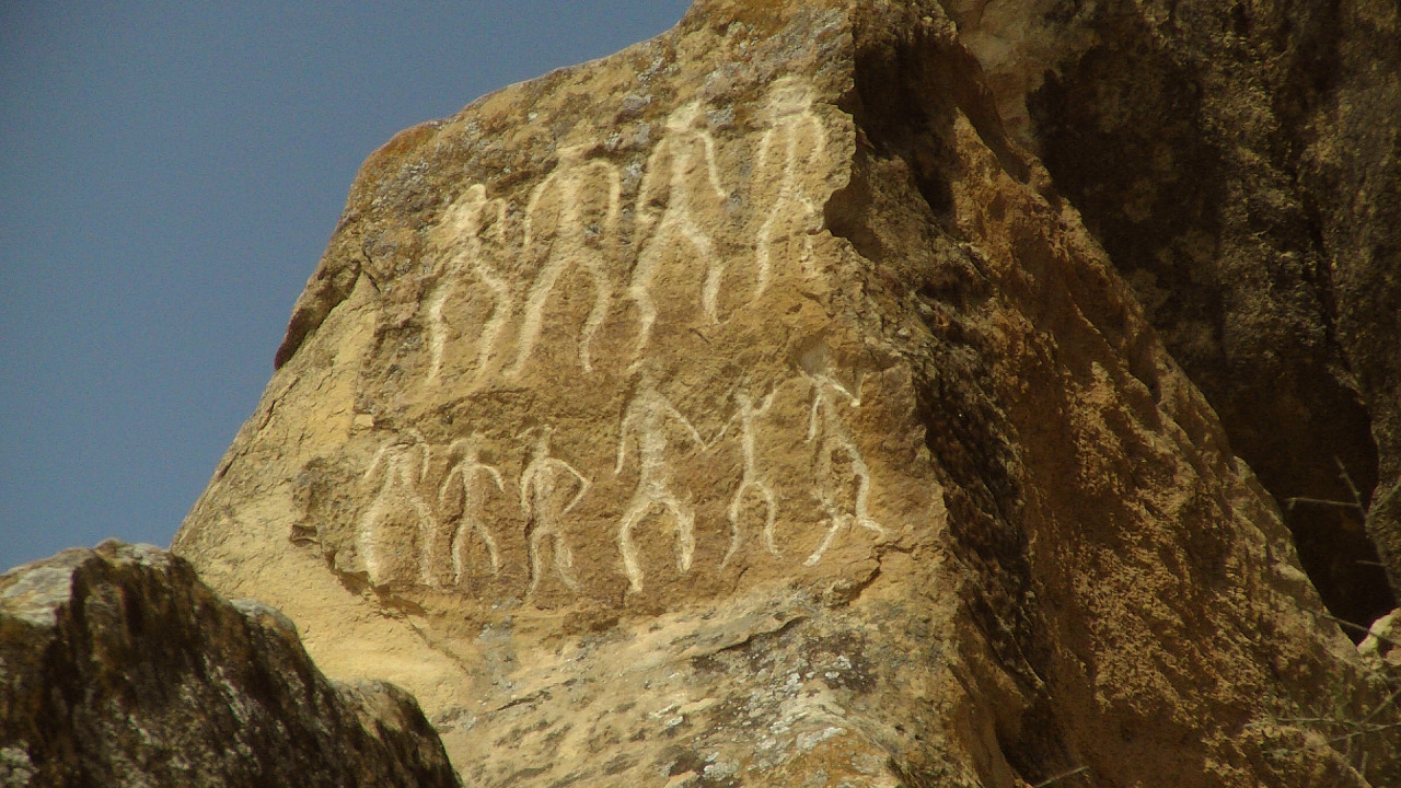 Paisaje cultural de arte rupestre de Gobustán (Azerbaiyán)  Reserva con un impresionante patrimonio arqueológico y unas pinturas rupestres que la han convertido en uno de los mayores tesoros del país. Es Patrimonio de la Humanidad desde el año 2007. (AP)