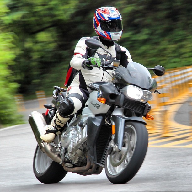 bmw #k1200r #motorcycle #motorbike #taiwan #dainese #arai # ...
