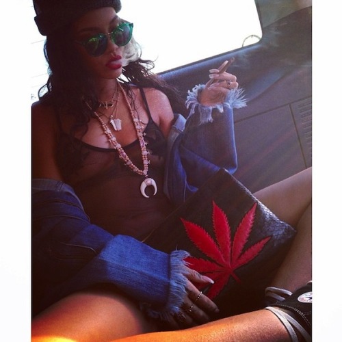 Well we should&#8217;ve known that Rihanna was going to rep for the 420&#8230;#1