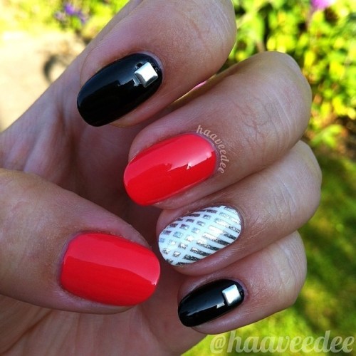 Tag #whatsupnails to show me your nail art Credit to @haaveedee...