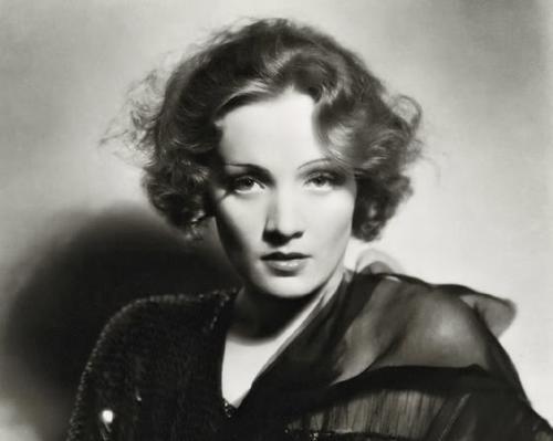 retrophilia:

Today in 1901 Marlene Dietrich was born.