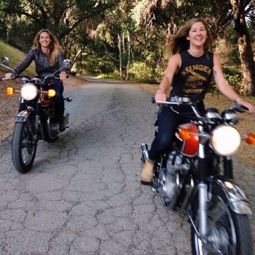 ironandair:

There’s just some fun-loving girls you’re glad to know. Give the new handle @ladytramps a follow as @cierrarrose & @hpyness travel around looking for good livin’.
