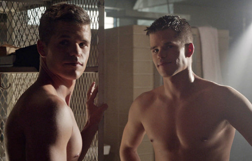 brentwalker092: Teen Wolf twins—watching them morph into a single uber-alpha is kinda like watchin a kinky gay porn video—not that I’d know :)