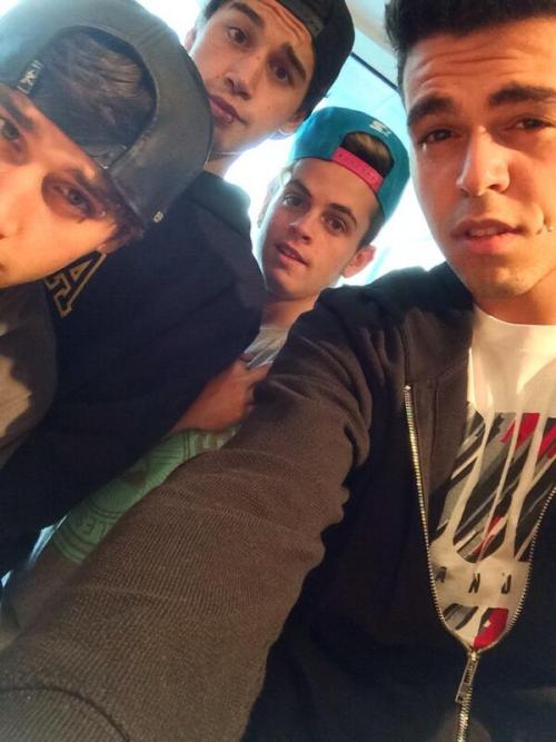 

@maximumpop: Keep an eye out for our @janoskians interview &amp; competition. #lickanipple

