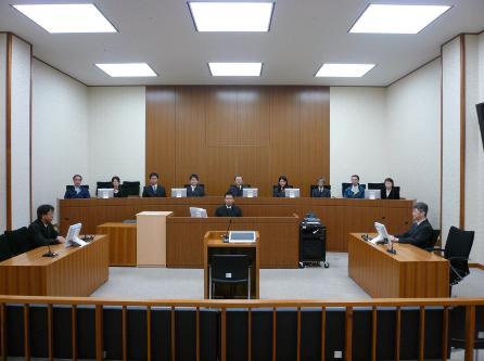 法廷の全体写真