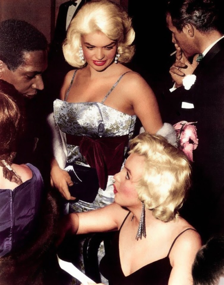 Jayne and Marilyn photographed at the premiere of The Rose Tattoo in 1955. The photos taken from that night are often used as 
