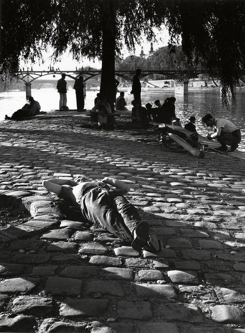 Izis Bidermanas
Square du Vert-Galant. Paris (1948)