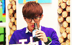 dearaaronyan:

Aaron’s 2014 Drama | 愛上兩個我 ♥ Fall in Love With Me

xiao lu drinks with the oz advertising crew (ep01) ◆gifs by dearaaronyan

