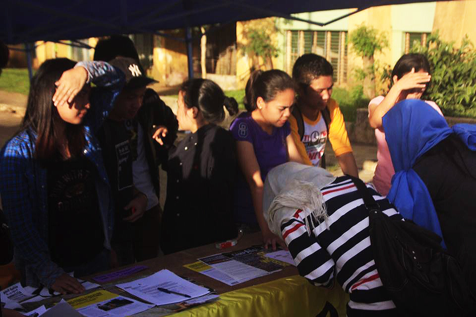 AI Philippines&#8217; Western Mindanao Group MBMR Booth and ICPD Petition Signing