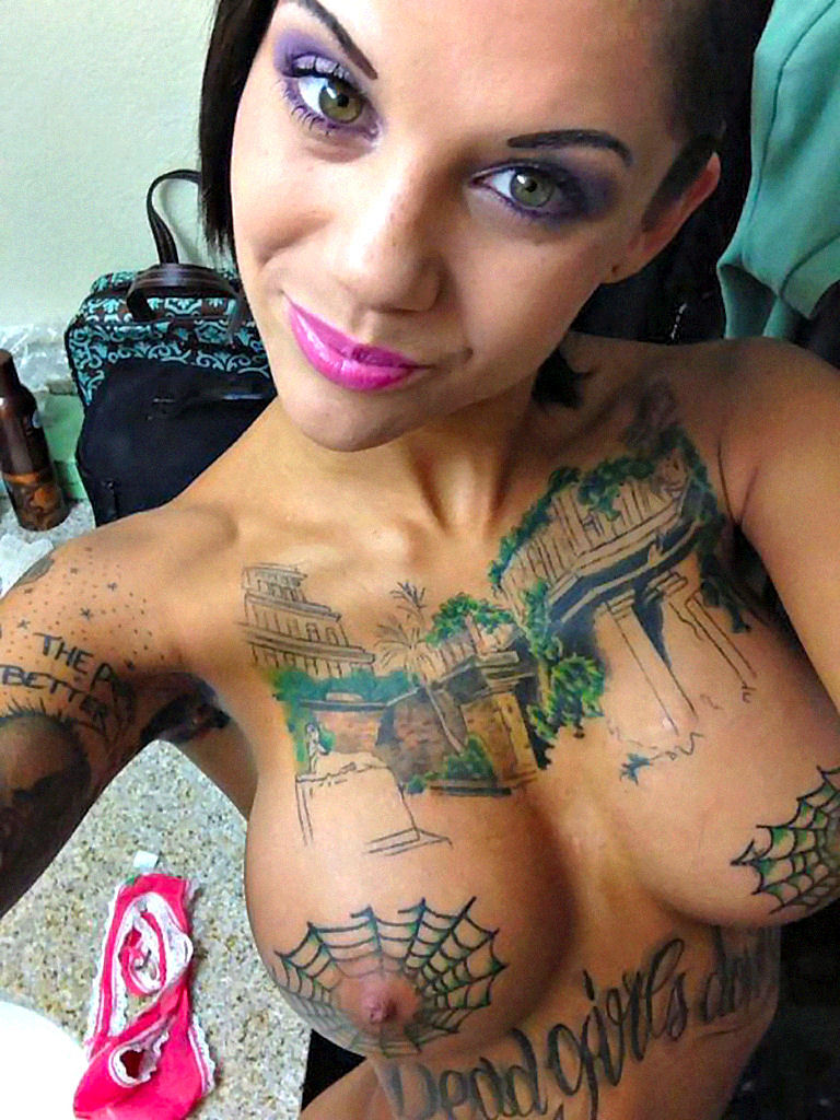 pics women Nude tattooed