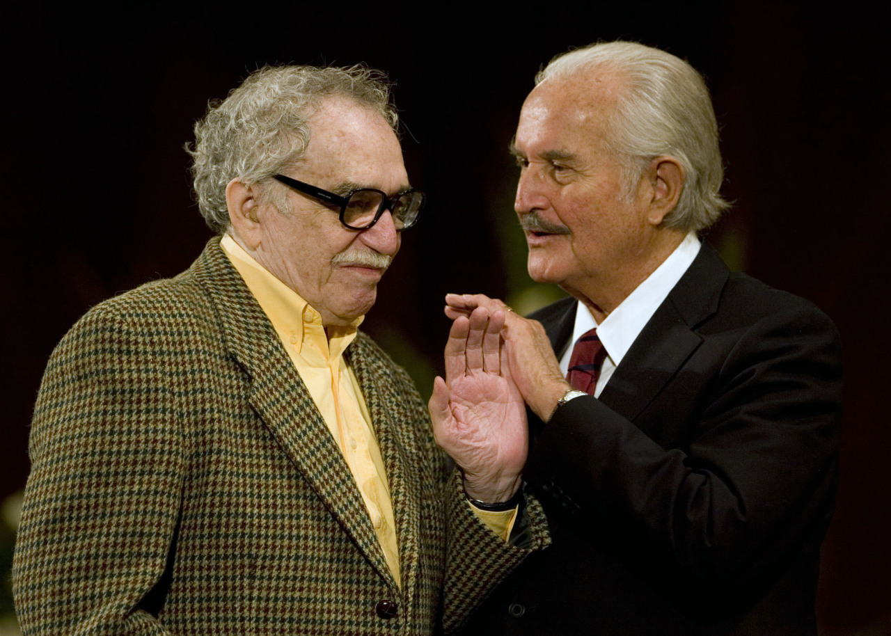 A los 87 años falleció en México DF el 17 de abril de 2014 a los 87 años. Escritor de alcance mundial, periodista y Premio Nobel de Literatura. En la fotografía con el escritor mexicano Carlos Fuentes. (AP)