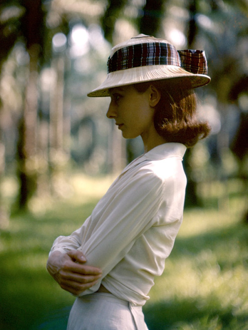 maudelynn:

Audrey Hepburn by Leo Fuchs
