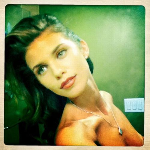 I know I haven&#8217;t been posting but I have found time for an exclusive MALFUNTION MONDAY PIC to send mi Tumblr Fam to bed with&#8230;Anna Lynne McCord mistakenly posted this Instagram shot on Twitter BUT it was supposed to be done without the nipple showing in the bottom right hand corner&#8230;FAIL
