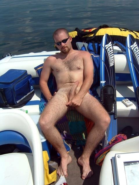 dirtypervguy:

paulinmass:

Cocks on Boats

Big brother
