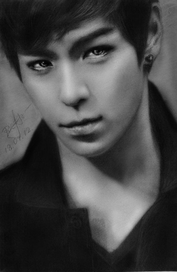 rieferrier:  My new drawing of Tabi Time spent: 2 hours Stuff I used: Hahnemuhle Nostalgie sketchbook paper 2H, H, HB mech pencils for the skin & facial features 4B, 6B, 8B  regular pencil for dark parts reference image tissues tortillions for blending small areas  awesome work! 3