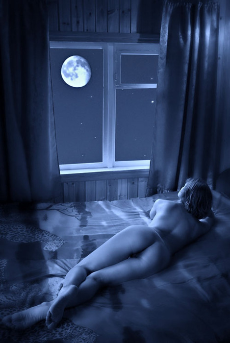 nudeforjoy:


cindersk:
perkybear:
Late night wishes xxx
Late night wishesEveryday dreamsLingering needsBursting at the seamsPent up desiresSecrets kept deepUnspoken whispersKeeping you from sleepForbidden passionUnrequited loveSilent prayers sentTo stars up aboveLate night dreamsThoughts of me and youSilently hopingThat wishes can come true.
