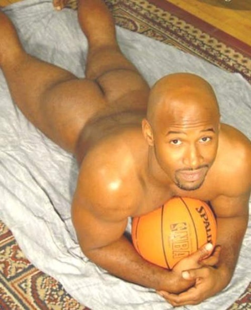 January 5, 2014   Nude Baller
Naked basketball