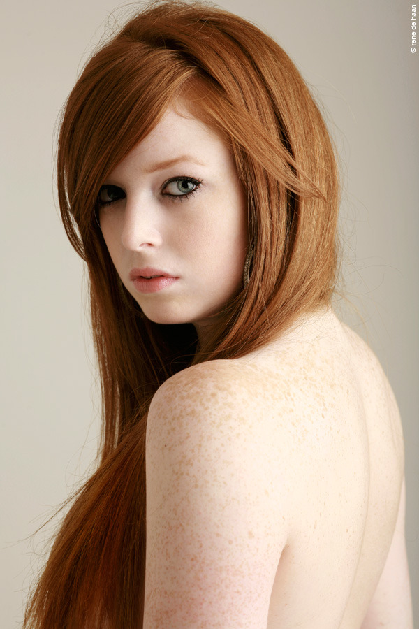 Pale redhead babe nude