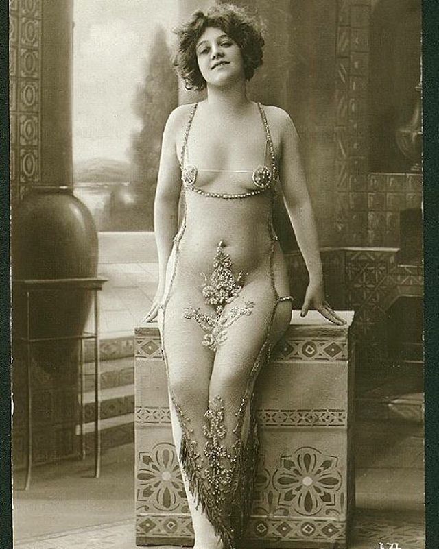 Prostitutes nude photos old postcards