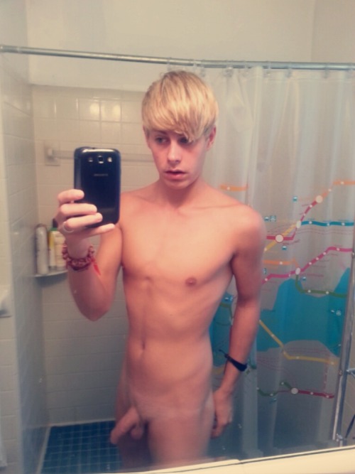 Cute blonde webcam hotty