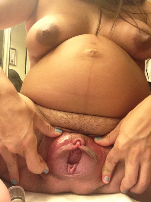 Fucking pregnant pussy