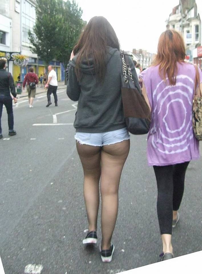 Candid street ass in tight jeans