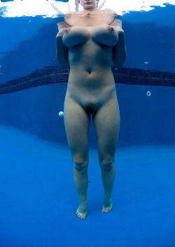 Underwater tits