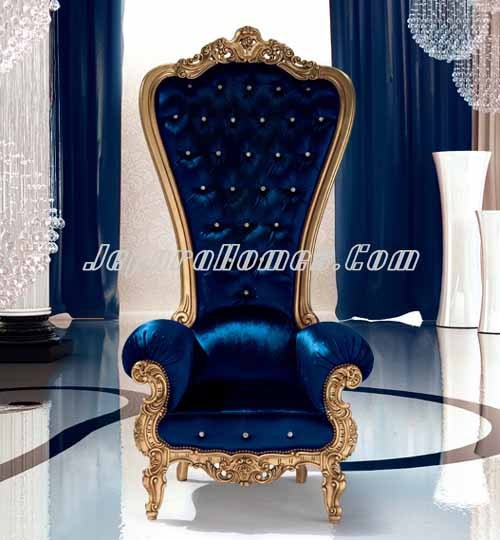 Tiara in a royal chair