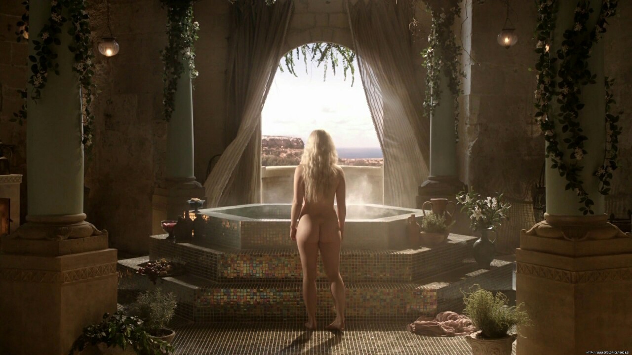 Emilia clarke game of throne daenerys targaryen naked