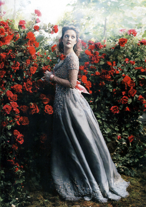 thedrewseum: from Vogue magazine - April 2005 follow The Drewseum for more Drew Barrymore photos! 