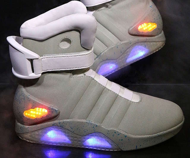 Robot light up shoes