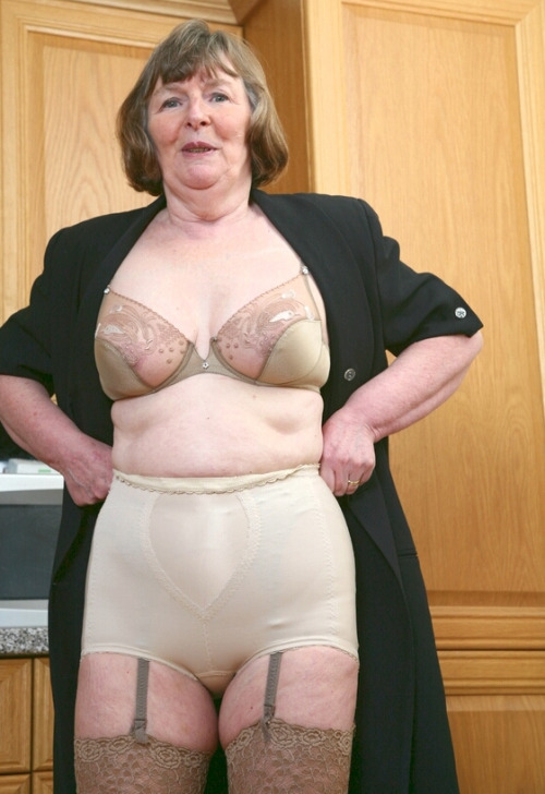 Bbw mature granny wearing panties