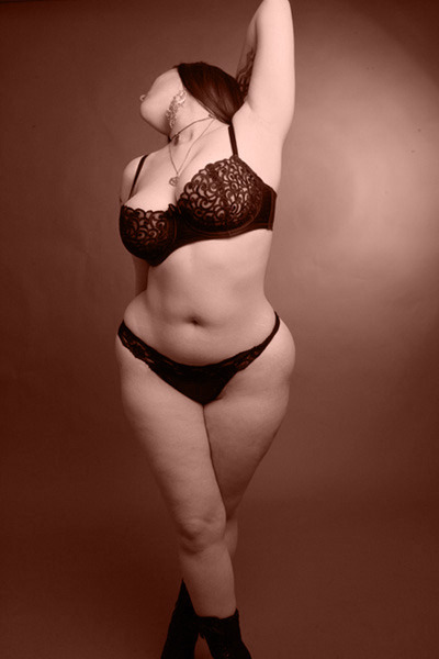 Pinterest curvy wide hips big woman