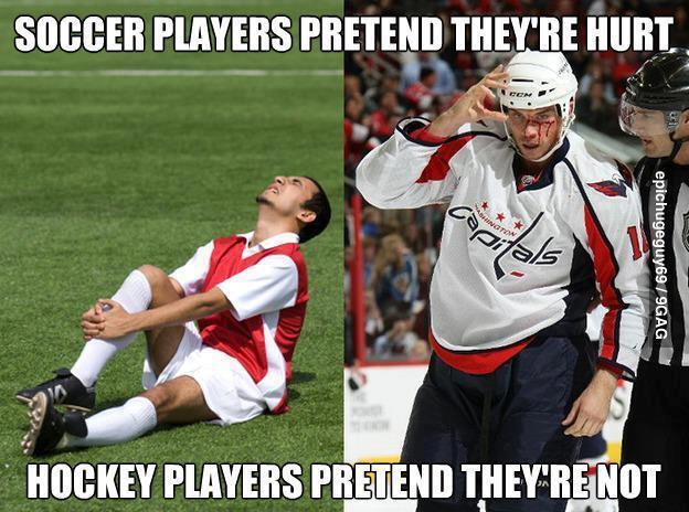 Hockey player face injury