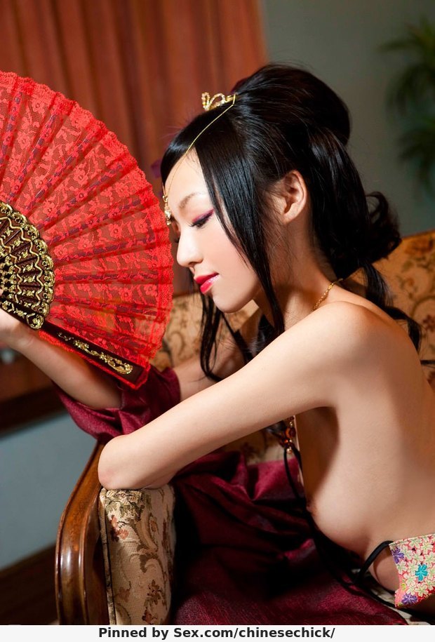 Geisha serving her master