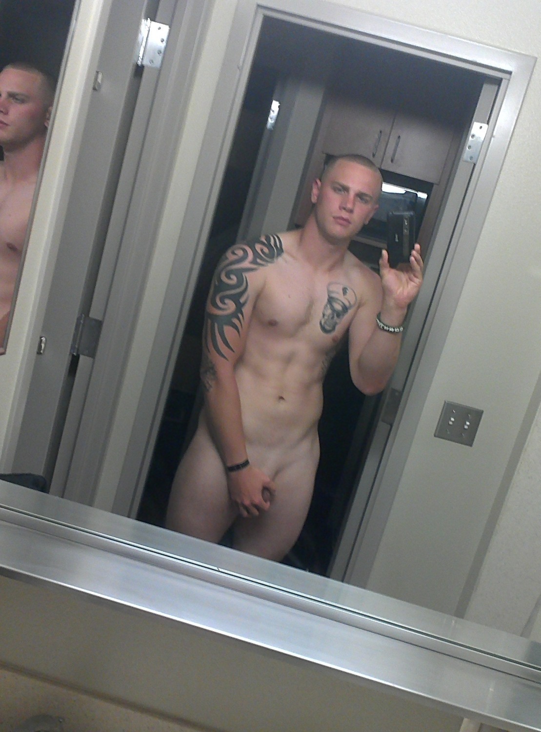 Soldiers military men naked selfie