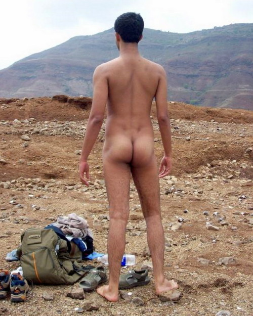 Women nude desert hiking