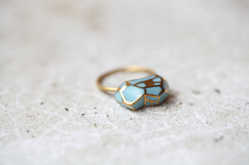 etsyfindoftheday: etsyfindoftheday 3 | 7.28.14 ‘loire’ glazed porcelain and gold vermeil ring by gouettedeterre this faceted, one of a kind porcelain piece features a delightful blue glaze hand-painted with gold at the edges and is perched atop a golden vermeil ring. swoon.