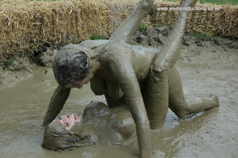 Sexy mud fighting