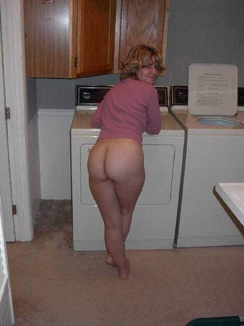 Milfs doing housework naked