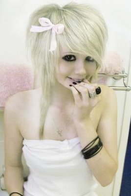 Emo hairstyles for girls with medium hair