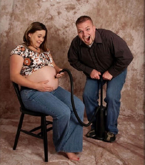 Most awkward family pregnancy photos