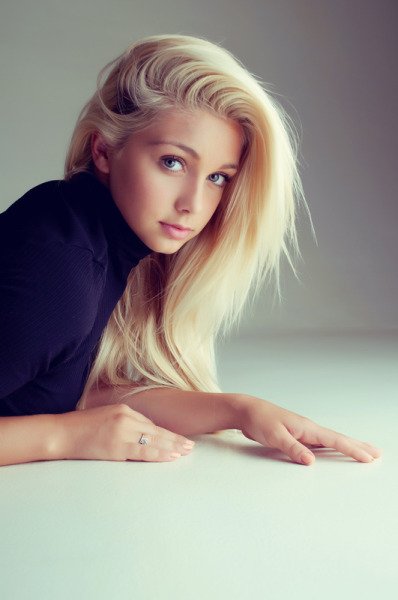 Blonde teen model anna