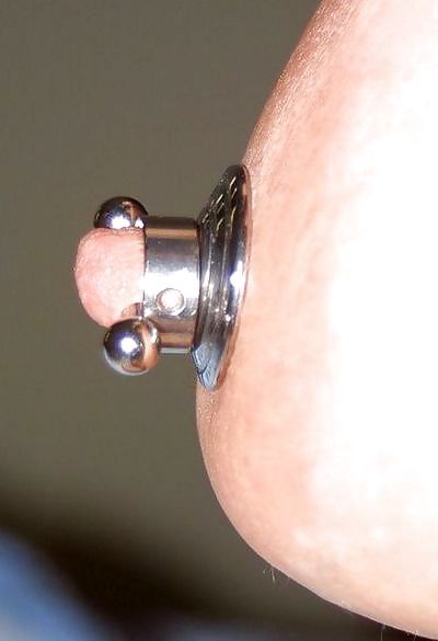 Amateur nipple piercing
